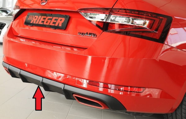 Heckeinsatz (für elektr. AHK) nur 2.0 TSI (200kW u. 206kW)