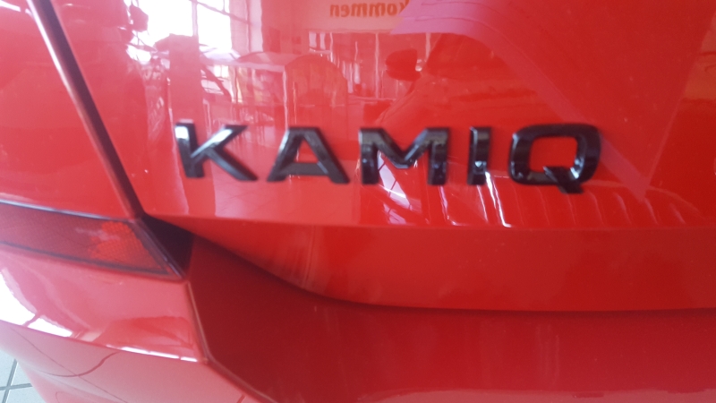 Schriftzug "KAMIQ" schwarz uni