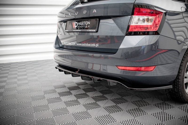 Hecksplitter mit vertikalem Balken (Fabia 3 Combi FL)