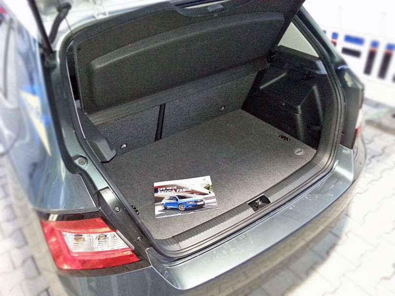 FABIA 4 Limousine - Ladeboden klappbar