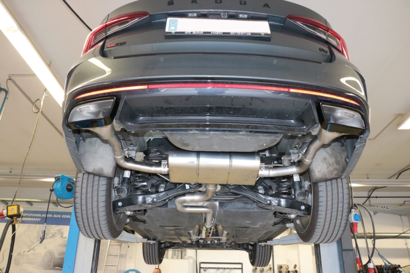 Octavia NX RS iV Endschalldämpfer Ausgang rechts/links - Austritt in den originalen Endrohr