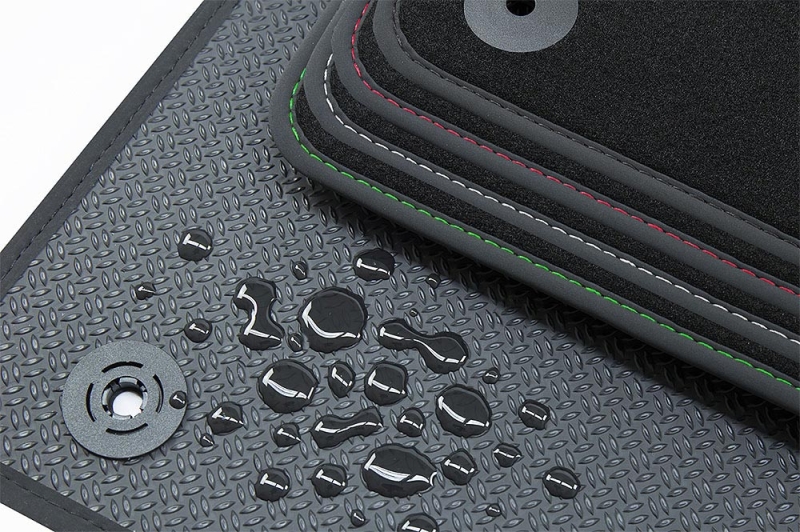 Fußmatten mit farbiger Naht