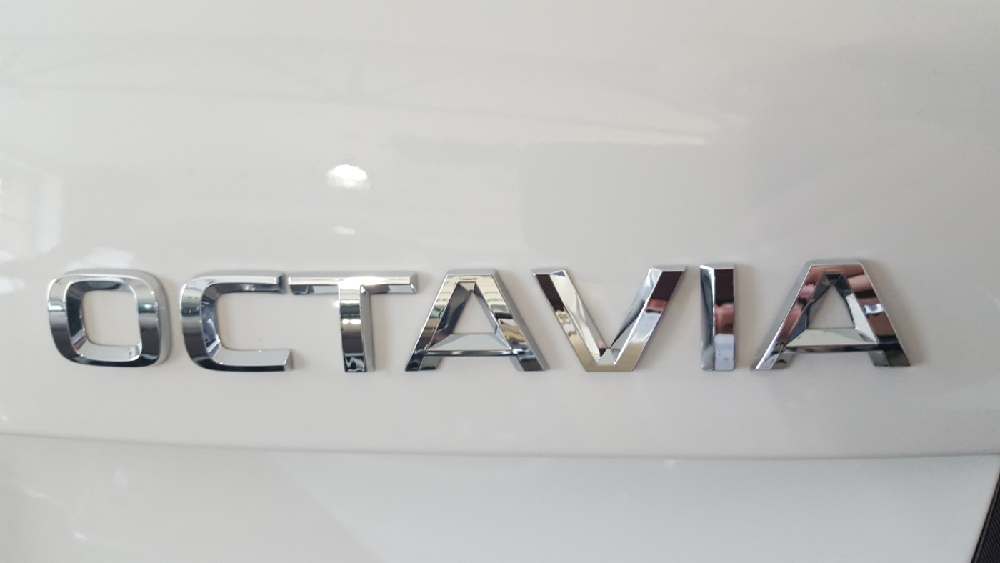 OCTAVIA 4 - Schriftzug "OCTAVIA"