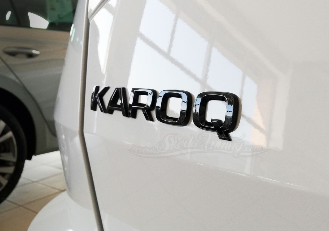 KAROQ Schriftzug schwarz