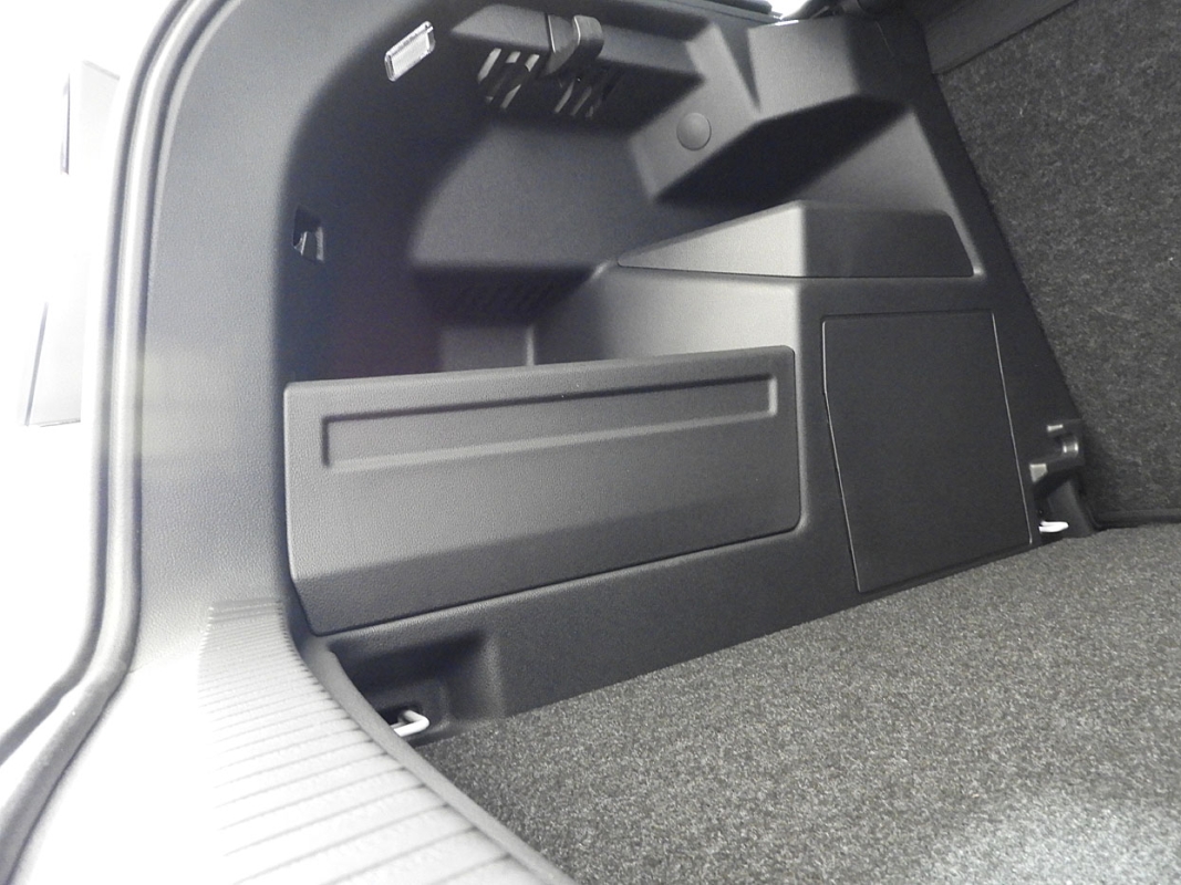 Ablagefach-Set Fabia Limousine Kofferraum links