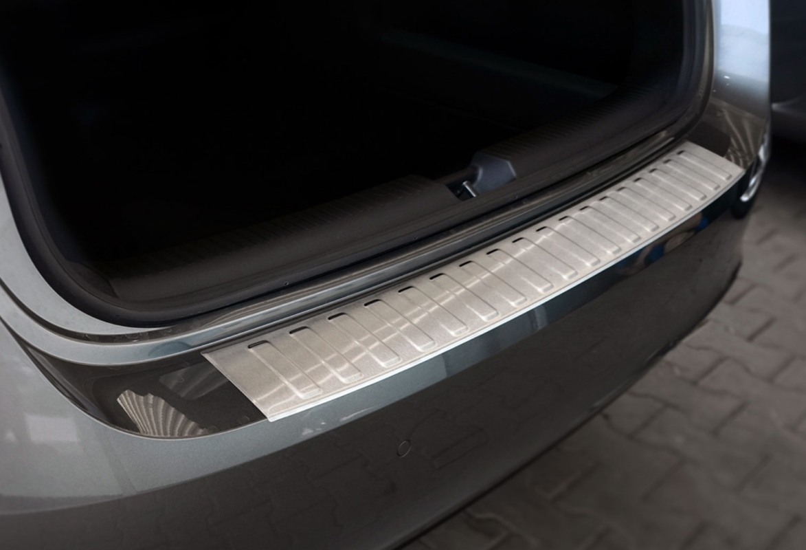Ladekantenschutz Edelstahl mit Abkantung für Skoda Superb 4 Limousine