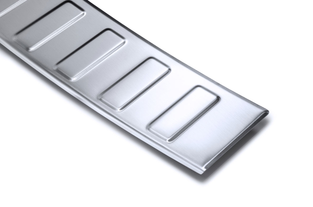 Edelstahl Ladekantenschutz mit Abkantung Skoda Superb 3 Combi Facelift