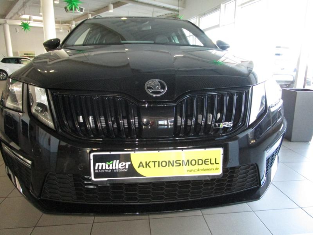Frontgrillgitter schwarz glänzend Octavia 3 Facelift