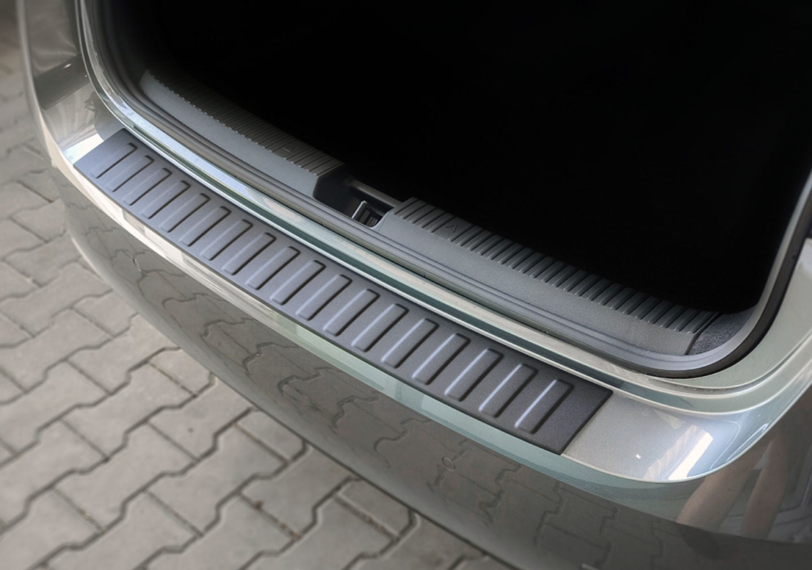 Edelstahl Ladekantenschutz beschichtet - Superb 4 Limousine