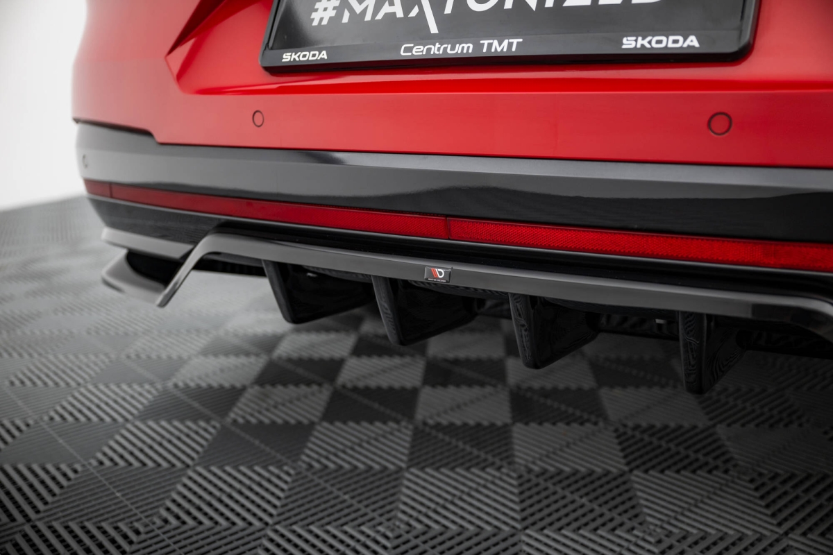 Hecksplitter mit vertikalen Balken - Enyaq Coupe iV RS und Sportline