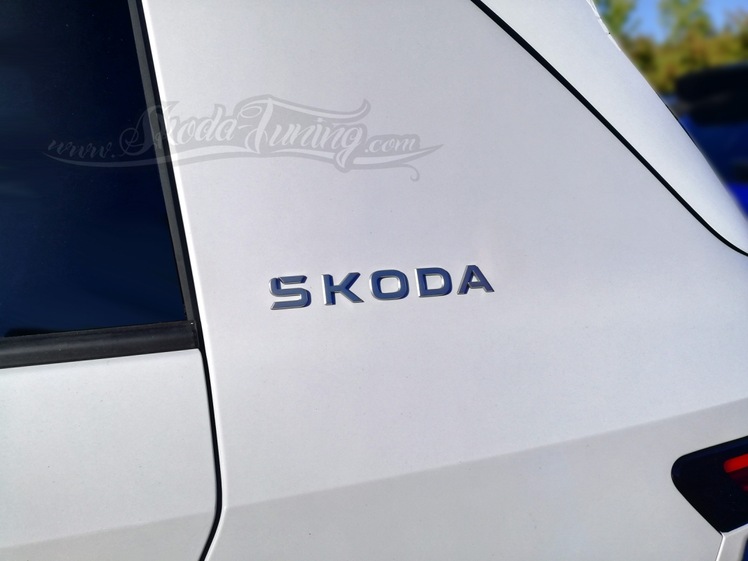 EPIQ/PEAQ - Schriftzug SKODA schwarz für Seite